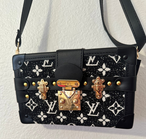 LV Clutch Purse duplicate